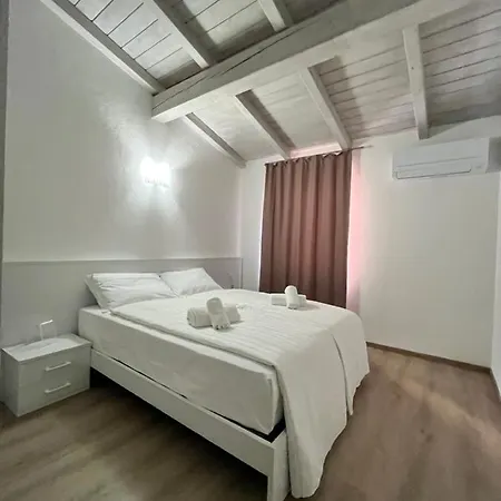 דירה Casa Margheritina מאלצ'סינה